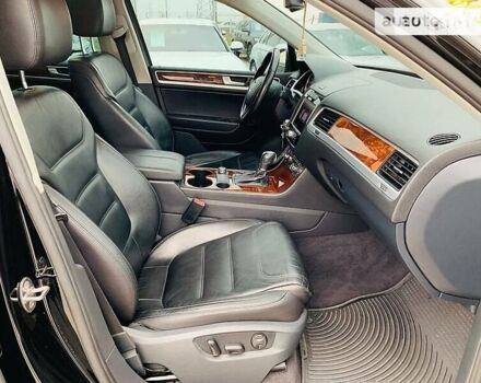 Черный Фольксваген Туарег, объемом двигателя 3 л и пробегом 264 тыс. км за 18500 $, фото 10 на Automoto.ua