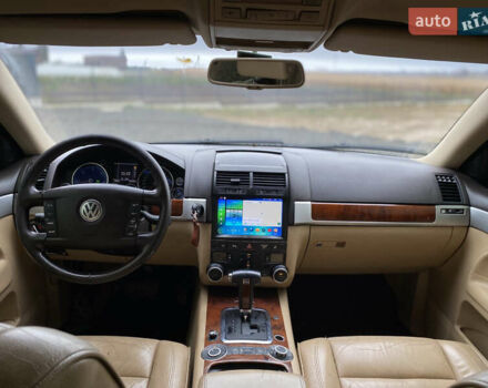 Черный Фольксваген Туарег, объемом двигателя 2.5 л и пробегом 373 тыс. км за 6950 $, фото 61 на Automoto.ua