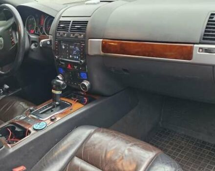 Черный Фольксваген Туарег, объемом двигателя 3.2 л и пробегом 237 тыс. км за 7500 $, фото 10 на Automoto.ua