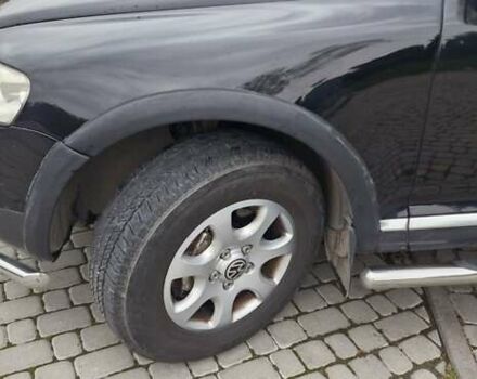 Черный Фольксваген Туарег, объемом двигателя 3.2 л и пробегом 237 тыс. км за 7500 $, фото 14 на Automoto.ua