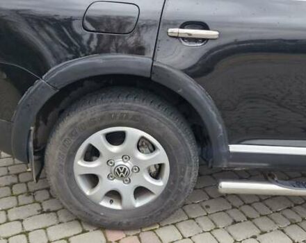 Черный Фольксваген Туарег, объемом двигателя 3.2 л и пробегом 237 тыс. км за 7500 $, фото 12 на Automoto.ua