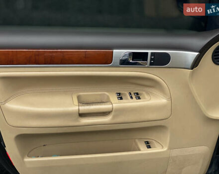 Черный Фольксваген Туарег, объемом двигателя 2.5 л и пробегом 373 тыс. км за 6950 $, фото 53 на Automoto.ua