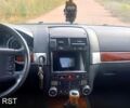 Черный Фольксваген Туарег, объемом двигателя 2.5 л и пробегом 310 тыс. км за 7500 $, фото 2 на Automoto.ua