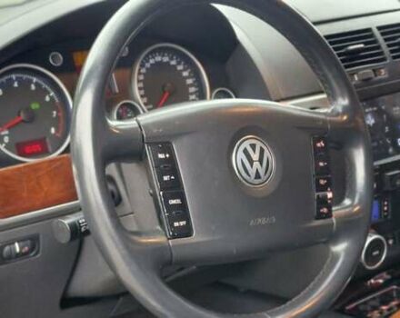 Черный Фольксваген Туарег, объемом двигателя 3.2 л и пробегом 237 тыс. км за 7500 $, фото 30 на Automoto.ua