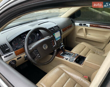 Черный Фольксваген Туарег, объемом двигателя 2.5 л и пробегом 373 тыс. км за 6950 $, фото 51 на Automoto.ua