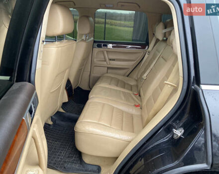 Черный Фольксваген Туарег, объемом двигателя 2.5 л и пробегом 373 тыс. км за 6950 $, фото 65 на Automoto.ua