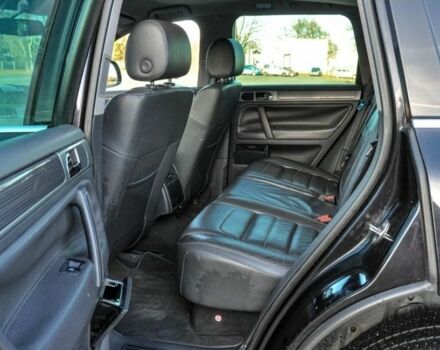 Черный Фольксваген Туарег, объемом двигателя 3 л и пробегом 247 тыс. км за 4500 $, фото 7 на Automoto.ua