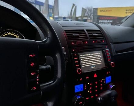 Чорний Фольксваген Туарег, об'ємом двигуна 4.2 л та пробігом 343 тис. км за 5500 $, фото 9 на Automoto.ua