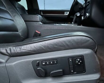 Чорний Фольксваген Туарег, об'ємом двигуна 4.2 л та пробігом 343 тис. км за 5500 $, фото 11 на Automoto.ua