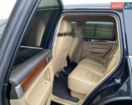 Черный Фольксваген Туарег, объемом двигателя 2.5 л и пробегом 373 тыс. км за 6950 $, фото 64 на Automoto.ua