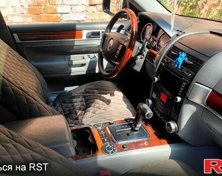 Черный Фольксваген Туарег, объемом двигателя 3.2 л и пробегом 430 тыс. км за 9500 $, фото 3 на Automoto.ua