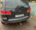 Черный Фольксваген Туарег, объемом двигателя 3.2 л и пробегом 450 тыс. км за 3850 $, фото 1 на Automoto.ua