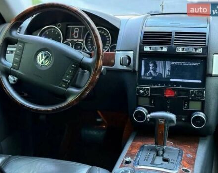 Чорний Фольксваген Туарег, об'ємом двигуна 3.2 л та пробігом 300 тис. км за 7600 $, фото 5 на Automoto.ua