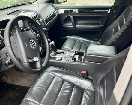 Черный Фольксваген Туарег, объемом двигателя 3.2 л и пробегом 340 тыс. км за 7000 $, фото 9 на Automoto.ua