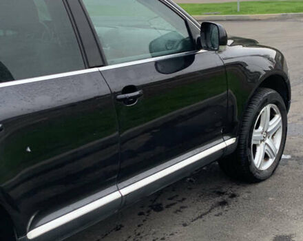 Черный Фольксваген Туарег, объемом двигателя 4.9 л и пробегом 230 тыс. км за 5800 $, фото 2 на Automoto.ua