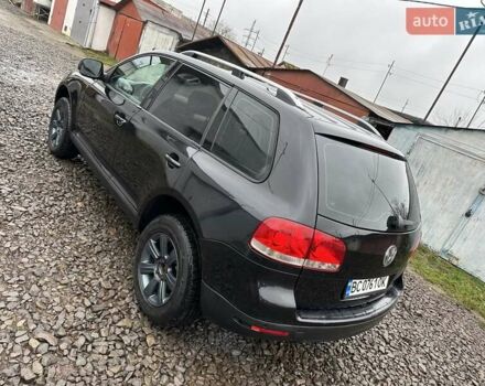 Черный Фольксваген Туарег, объемом двигателя 2.46 л и пробегом 225 тыс. км за 6450 $, фото 6 на Automoto.ua