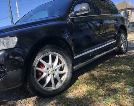 Черный Фольксваген Туарег, объемом двигателя 2.5 л и пробегом 238 тыс. км за 9500 $, фото 2 на Automoto.ua