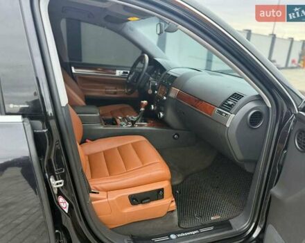 Чорний Фольксваген Туарег, об'ємом двигуна 2.5 л та пробігом 260 тис. км за 8000 $, фото 3 на Automoto.ua