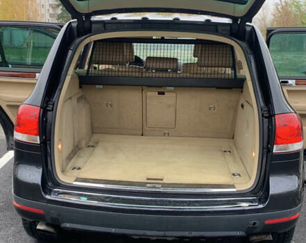 Черный Фольксваген Туарег, объемом двигателя 4.9 л и пробегом 230 тыс. км за 5800 $, фото 5 на Automoto.ua