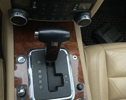 Черный Фольксваген Туарег, объемом двигателя 5 л и пробегом 225 тыс. км за 4099 $, фото 18 на Automoto.ua