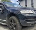Черный Фольксваген Туарег, объемом двигателя 2.5 л и пробегом 330 тыс. км за 5500 $, фото 2 на Automoto.ua