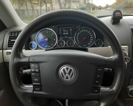 Черный Фольксваген Туарег, объемом двигателя 2.5 л и пробегом 221 тыс. км за 6400 $, фото 5 на Automoto.ua