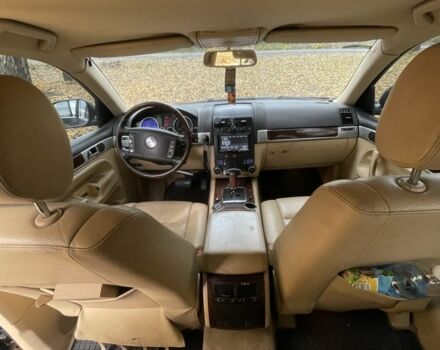 Черный Фольксваген Туарег, объемом двигателя 2.5 л и пробегом 300 тыс. км за 4100 $, фото 5 на Automoto.ua