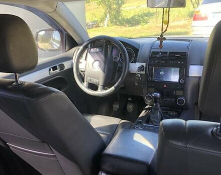 Черный Фольксваген Туарег, объемом двигателя 2.5 л и пробегом 238 тыс. км за 9500 $, фото 6 на Automoto.ua