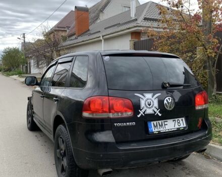 Черный Фольксваген Туарег, объемом двигателя 2.5 л и пробегом 399 тыс. км за 2400 $, фото 2 на Automoto.ua