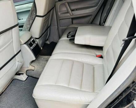 Чорний Фольксваген Туарег, об'ємом двигуна 2.46 л та пробігом 330 тис. км за 7300 $, фото 4 на Automoto.ua