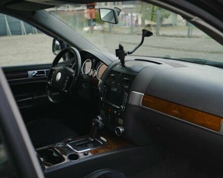 Черный Фольксваген Туарег, объемом двигателя 2.5 л и пробегом 395 тыс. км за 4100 $, фото 6 на Automoto.ua