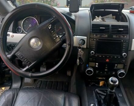 Чорний Фольксваген Туарег, об'ємом двигуна 2 л та пробігом 380 тис. км за 5460 $, фото 5 на Automoto.ua