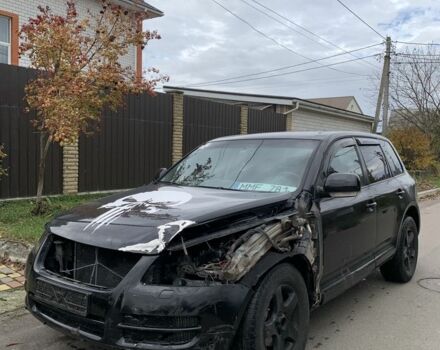 Черный Фольксваген Туарег, объемом двигателя 2.5 л и пробегом 399 тыс. км за 2400 $, фото 1 на Automoto.ua