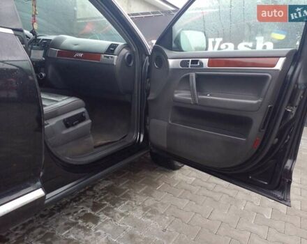 Чорний Фольксваген Туарег, об'ємом двигуна 2.5 л та пробігом 400 тис. км за 8600 $, фото 22 на Automoto.ua