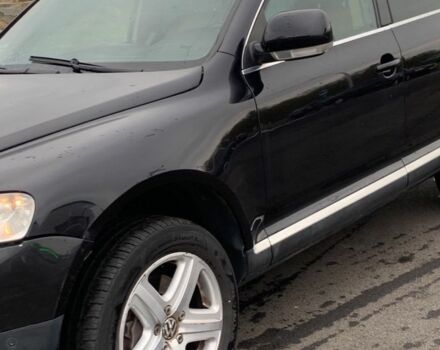 Черный Фольксваген Туарег, объемом двигателя 5 л и пробегом 230 тыс. км за 5800 $, фото 9 на Automoto.ua