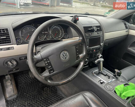 Черный Фольксваген Туарег, объемом двигателя 2.46 л и пробегом 221 тыс. км за 6700 $, фото 13 на Automoto.ua