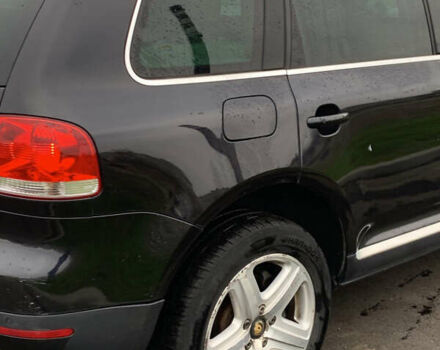 Черный Фольксваген Туарег, объемом двигателя 4.9 л и пробегом 230 тыс. км за 5800 $, фото 6 на Automoto.ua