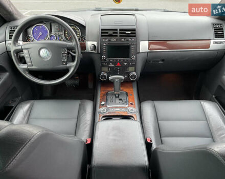 Черный Фольксваген Туарег, объемом двигателя 2.97 л и пробегом 370 тыс. км за 7700 $, фото 29 на Automoto.ua