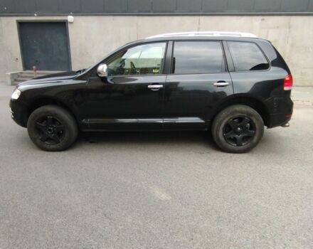 Черный Фольксваген Туарег, объемом двигателя 2.5 л и пробегом 168 тыс. км за 3900 $, фото 1 на Automoto.ua