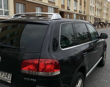 Черный Фольксваген Туарег, объемом двигателя 5 л и пробегом 225 тыс. км за 4099 $, фото 6 на Automoto.ua