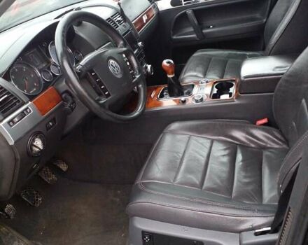 Чорний Фольксваген Туарег, об'ємом двигуна 2.5 л та пробігом 400 тис. км за 8600 $, фото 10 на Automoto.ua