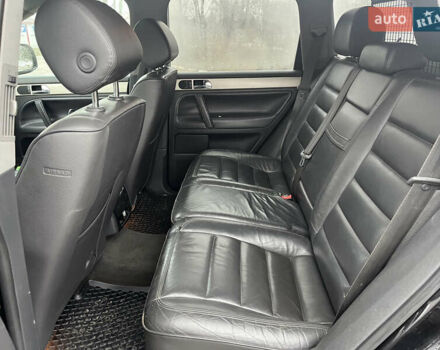 Черный Фольксваген Туарег, объемом двигателя 2.46 л и пробегом 221 тыс. км за 6700 $, фото 10 на Automoto.ua