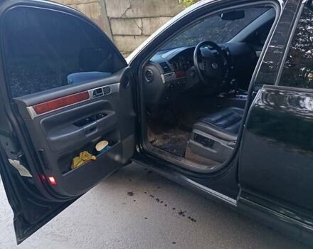 Черный Фольксваген Туарег, объемом двигателя 3.2 л и пробегом 210 тыс. км за 8700 $, фото 5 на Automoto.ua