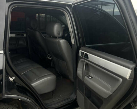 Черный Фольксваген Туарег, объемом двигателя 2.46 л и пробегом 426 тыс. км за 7400 $, фото 27 на Automoto.ua