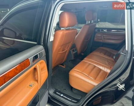 Чорний Фольксваген Туарег, об'ємом двигуна 2.5 л та пробігом 260 тис. км за 8000 $, фото 2 на Automoto.ua