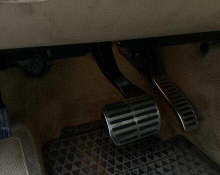 Черный Фольксваген Туарег, объемом двигателя 5 л и пробегом 225 тыс. км за 4099 $, фото 17 на Automoto.ua