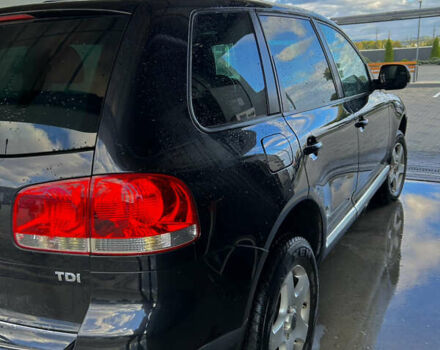 Черный Фольксваген Туарег, объемом двигателя 2.46 л и пробегом 400 тыс. км за 7000 $, фото 1 на Automoto.ua