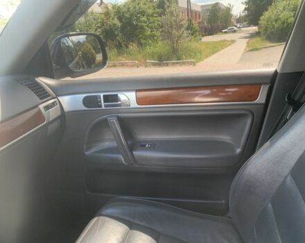 Черный Фольксваген Туарег, объемом двигателя 2.5 л и пробегом 403 тыс. км за 9200 $, фото 7 на Automoto.ua