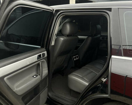 Черный Фольксваген Туарег, объемом двигателя 2.46 л и пробегом 426 тыс. км за 7400 $, фото 21 на Automoto.ua