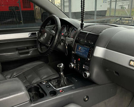 Черный Фольксваген Туарег, объемом двигателя 2.5 л и пробегом 427 тыс. км за 7700 $, фото 34 на Automoto.ua